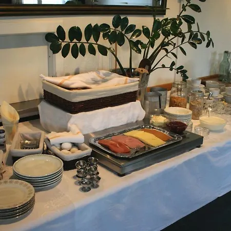 Bed & Breakfast Furulund Ron