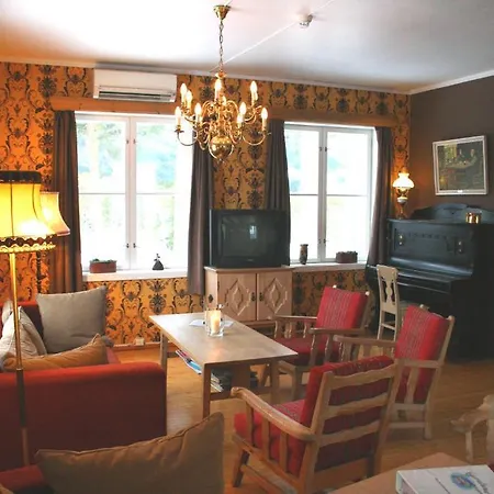 Furulund Bed & Breakfast 2*